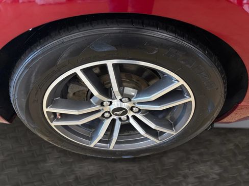 Used 2015 Ford Mustang GT RWD image 38
