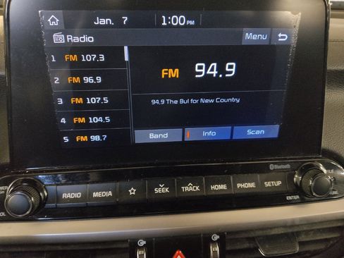 Used 2020 Kia Forte LXS FWD image 25