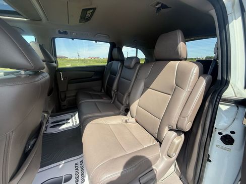 Used 2014 Honda Odyssey Touring Elite image 11