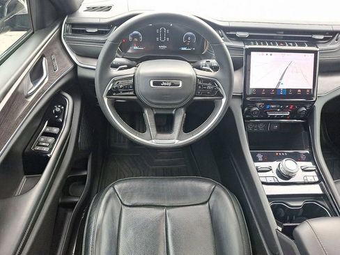 Used 2023 Jeep Grand Cherokee L Overland image 12