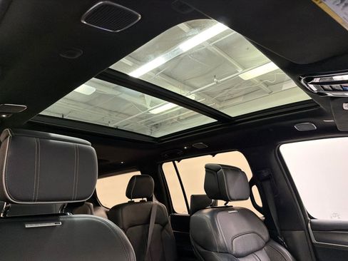 Used 2022 Jeep Grand Wagoneer Series II image 14