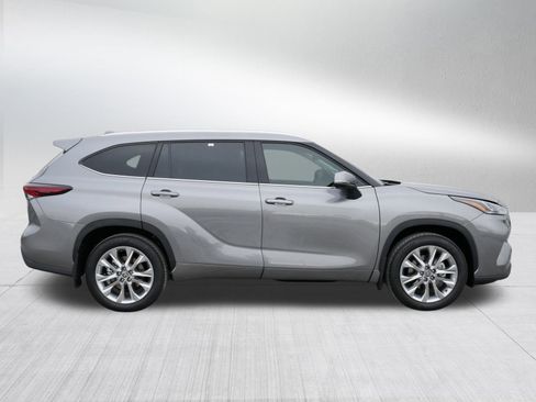 Certified 2026 Toyota Highlander Limited image 8