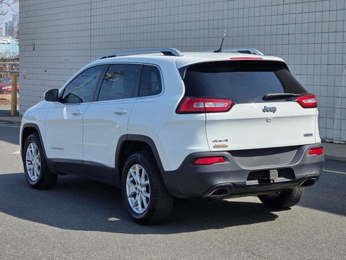 Used 2015 Jeep Cherokee Latitude w/ Comfort/Convenience Group AWD/4WD image 5