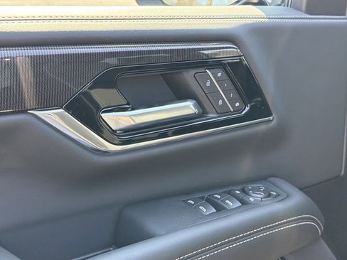 New 2026 GMC Yukon XL Elevation w/ Elevation Premium Package image 13