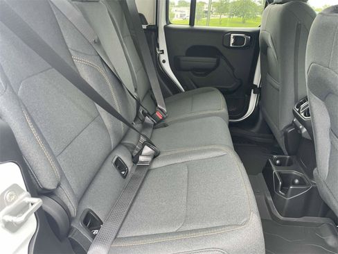 New 2025 Jeep Gladiator Sport image 30