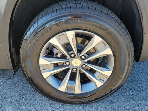 Used 2025 Chevrolet Equinox LT image 9