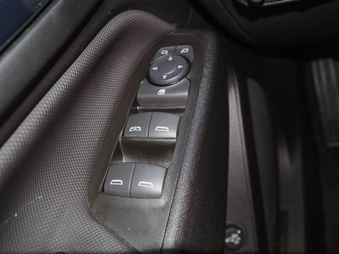 Certified 2022 Chevrolet Equinox RS FWD image 26