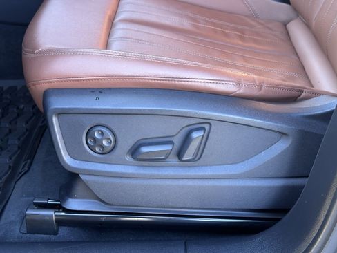 Used 2023 Audi Q5 2.0T Premium w/ Convenience Package image 16