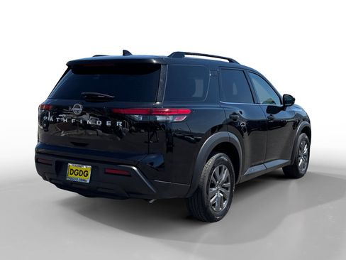 Used 2025 Nissan Pathfinder SV FWD image 5