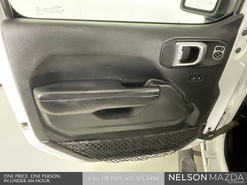 Used 2018 Jeep Wrangler Unlimited Rubicon w/ Dual Top Group image 17