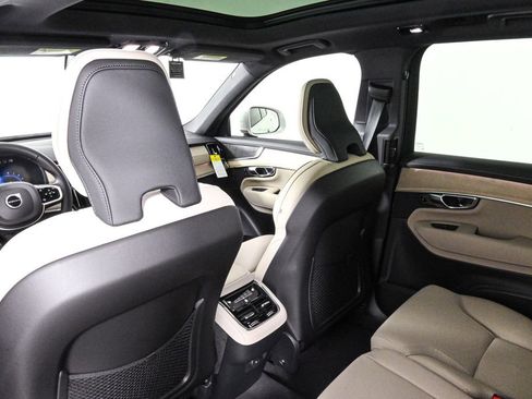 New 2025 Volvo XC90 B6 Core w/ Climate Package image 15
