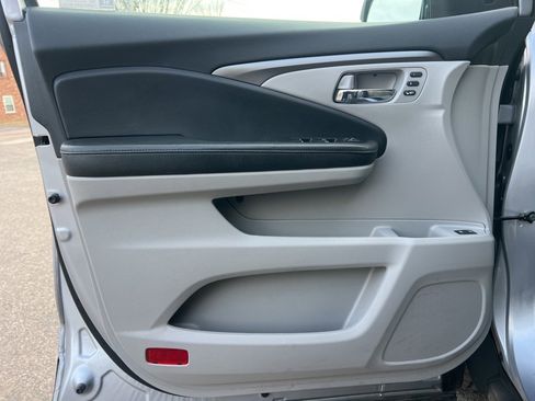 Used 2019 Honda Pilot EX-L image 11