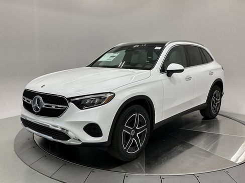 New 2026 Mercedes-Benz GLC 300 4MATIC image 3