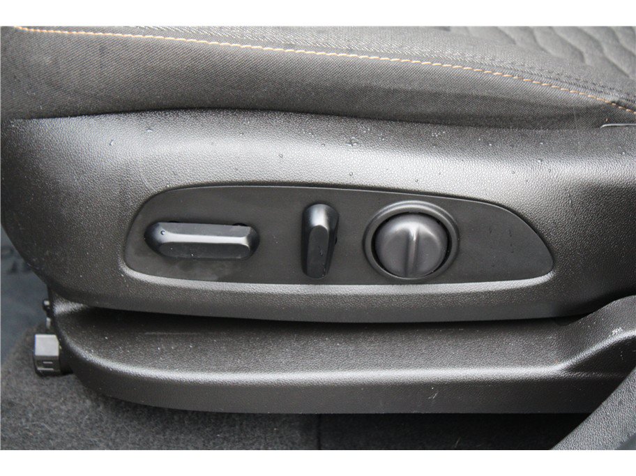 Used 2019 Chevrolet Equinox LT FWD image 14