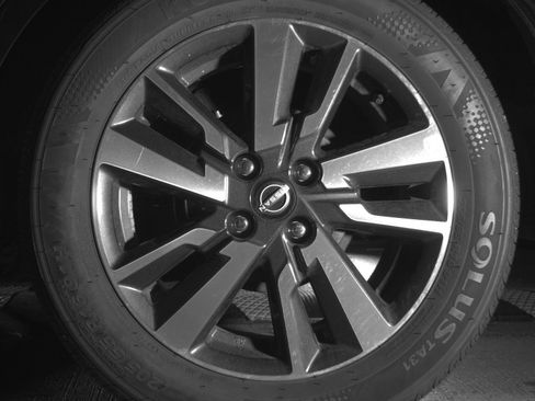 Used 2025 Nissan Versa SV image 27