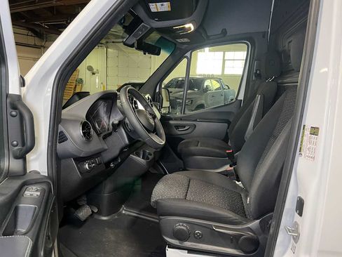 Used 2026 Mercedes-Benz Sprinter 2500 image 22