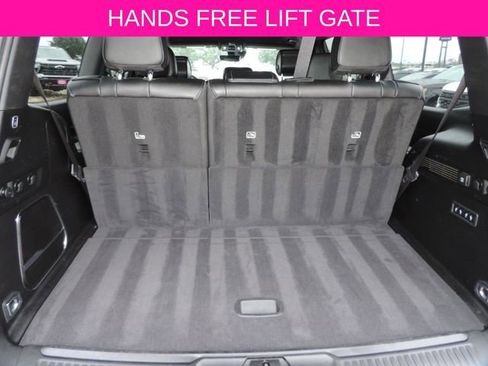 Used 2024 Jeep Wagoneer Series II w/ Flexible Seating Group RWD image 16
