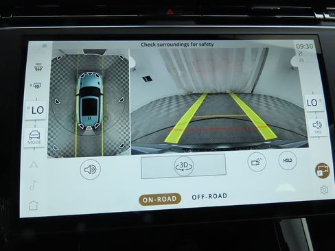 New 2025 Land Rover Range Rover Sport image 16