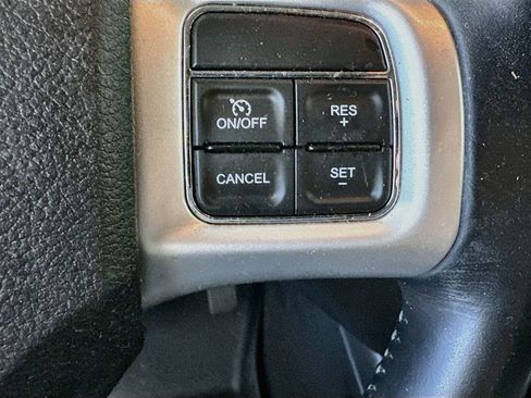 Used 2019 Dodge Journey SE w/ Connectivity Group FWD image 24