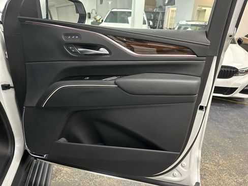 Used 2023 Cadillac Escalade Premium Luxury w/ Performance Package AWD/4WD image 31