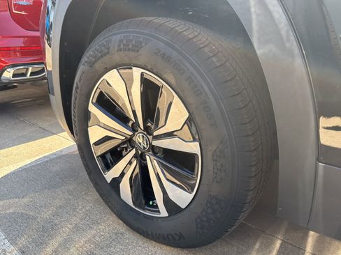 New 2026 Volkswagen Atlas Cross Sport SE image 26