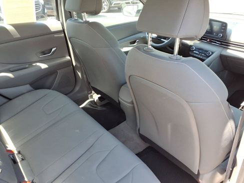 Certified 2023 Hyundai Elantra SEL FWD image 13