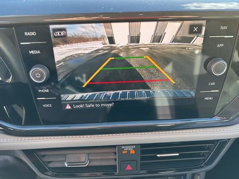 Used 2024 Volkswagen Taos SEL image 22