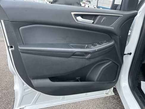 Used 2023 Ford Edge SEL image 11