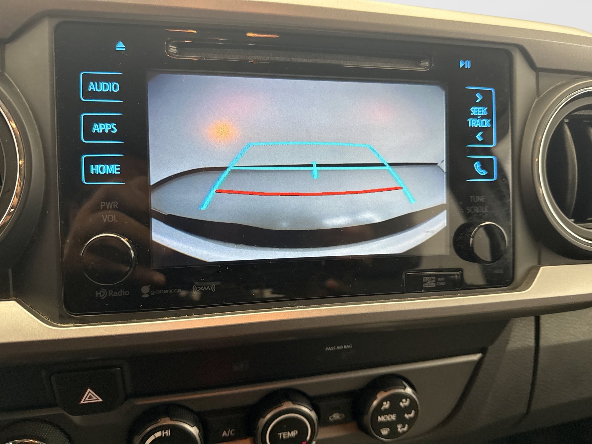 Used 2019 Toyota Tacoma SR5 AWD/4WD image 17