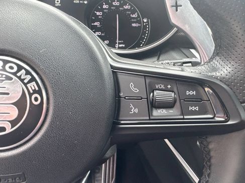 Used 2023 Alfa Romeo Stelvio Veloce AWD/4WD image 36