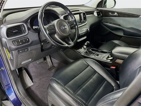 Certified 2018 Kia Sorento EX w/ EX Advanced Touring Package image 21