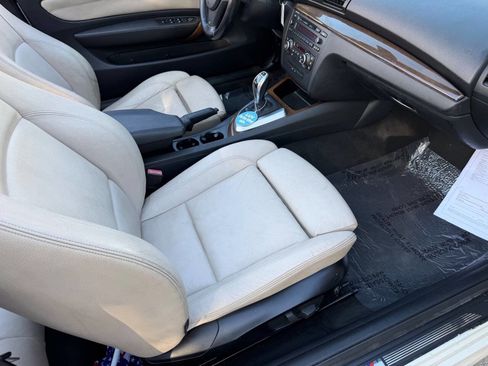 Used 2012 BMW 135i Convertible image 30