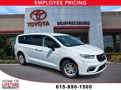 Used 2024 Chrysler Pacifica Touring-L FWD image 1