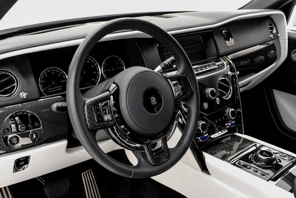Used 2022 Rolls-Royce Cullinan Black Badge AWD/4WD image 14