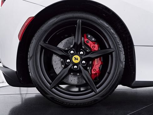 Used 2022 Ferrari F8 Tributo RWD image 51