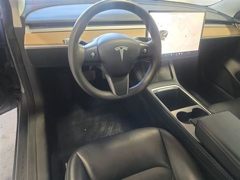 Used 2023 Tesla Model 3 Standard Range image 8