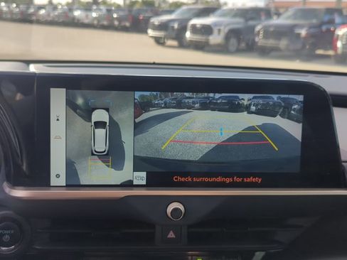 Used 2025 Toyota Crown Signia w/ Advanced Technology Package AWD/4WD image 17