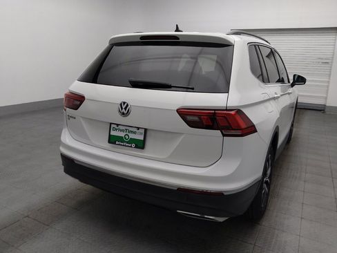 Used 2021 Volkswagen Tiguan SE w/ Panoramic Sunroof Package FWD image 7