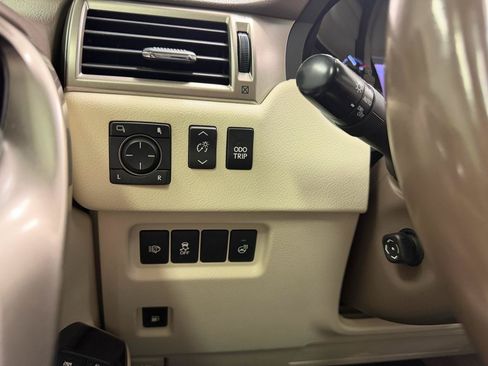 Used 2018 Lexus GX 460 Luxury w/ Preferred Accessory Package AWD/4WD image 27