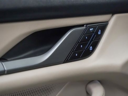 Certified 2025 Porsche Taycan 4S image 23