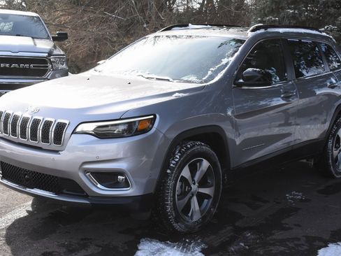 Used 2022 Jeep Cherokee Limited image 2