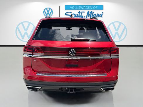 Used 2024 Volkswagen Atlas SE w/ Panoramic Sunroof Package FWD image 6
