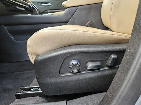 Certified 2025 Cadillac XT4 Premium Luxury image 8