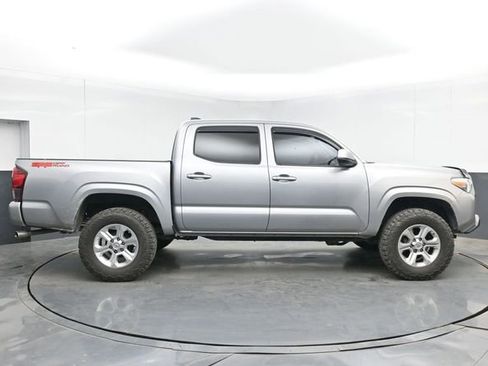 Used 2020 Toyota Tacoma SR image 15