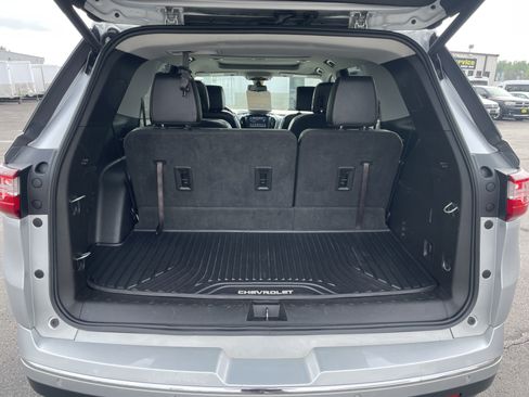 Used 2018 Chevrolet Traverse Premier w/ LPO, 'HIT The Road' Package AWD/4WD image 9