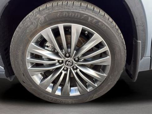 Used 2020 Toyota Highlander Platinum image 33