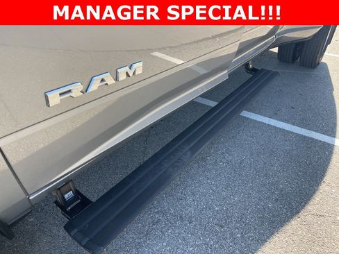 Used 2024 RAM 3500 Laramie image 12