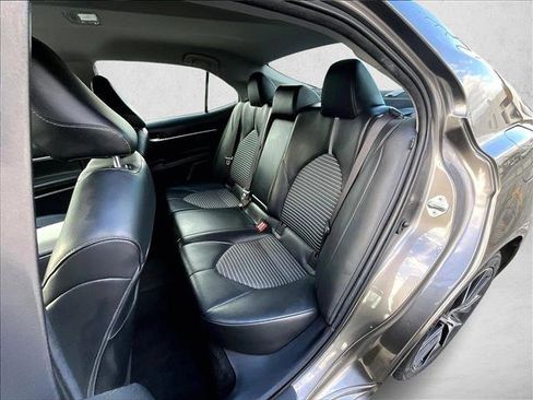 Used 2021 Toyota Camry SE image 27