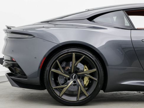 Used 2019 Aston Martin DBS Superleggera RWD image 5