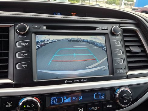 Used 2019 Toyota Highlander SE AWD/4WD image 21